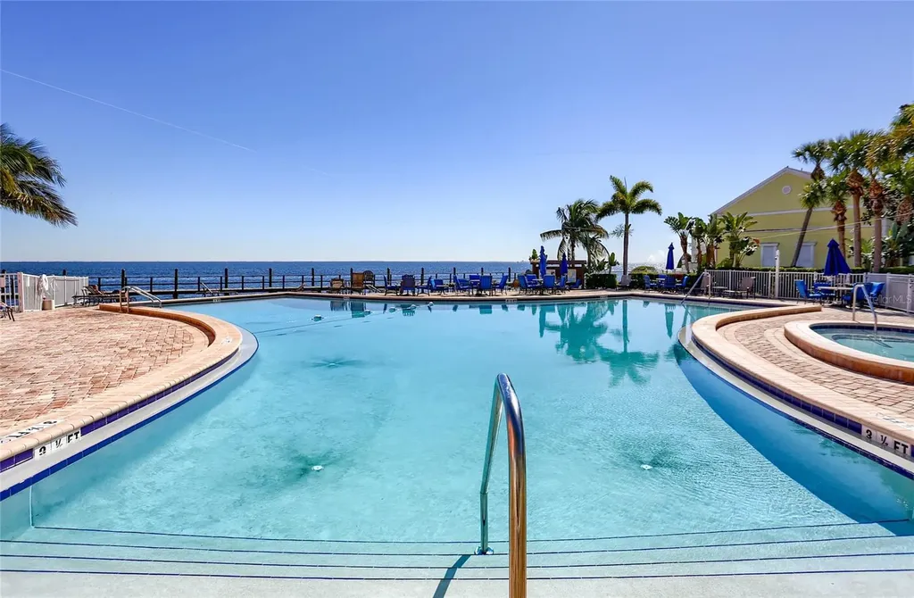 4975 Cobia Drive SE St Petersburg FL 33705