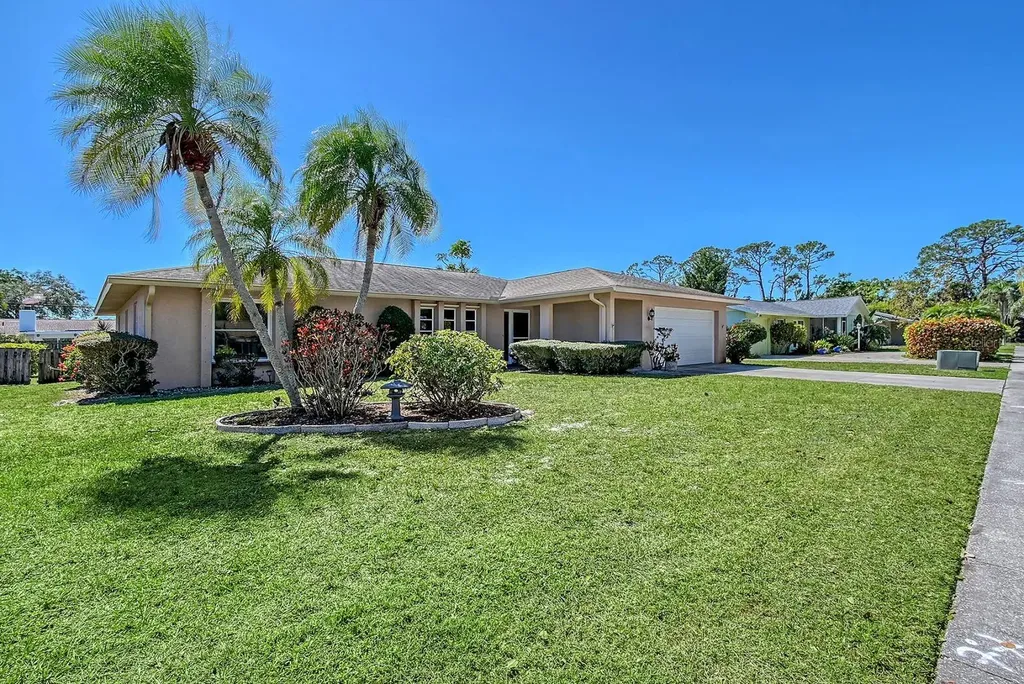 2818 Mayflower Street Sarasota FL 34231