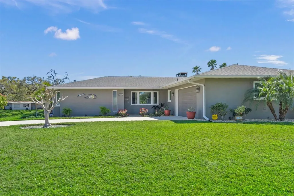 1208 Angela Maria Road Sarasota FL 34243