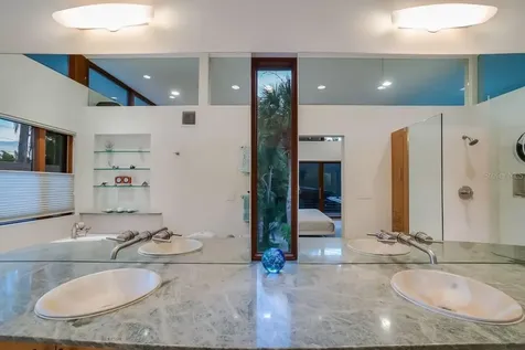 587 47th Street Sarasota FL 34234
