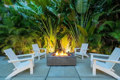 587 47th Street Sarasota FL 34234