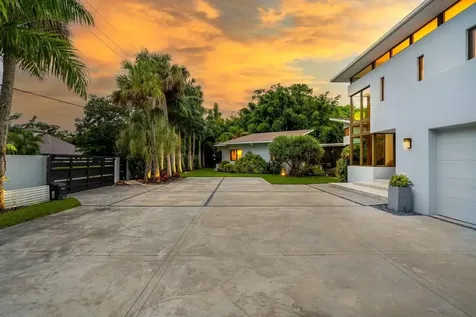 587 47th Street Sarasota FL 34234