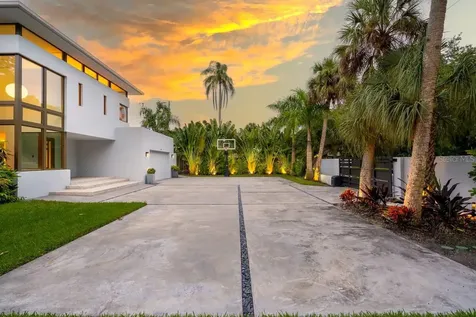 587 47th Street Sarasota FL 34234