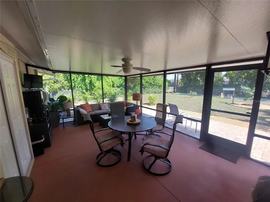 1541 Crest Drive Englewood FL 34223