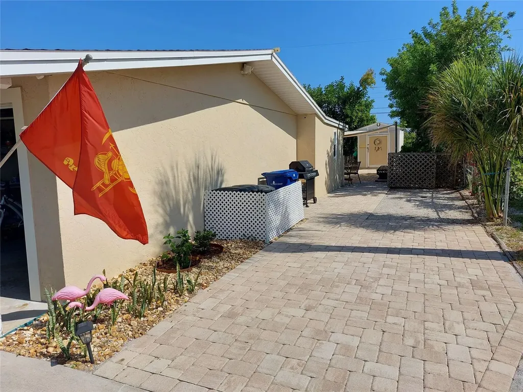 1541 Crest Drive Englewood FL 34223