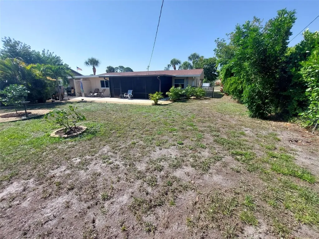 1541 Crest Drive Englewood FL 34223