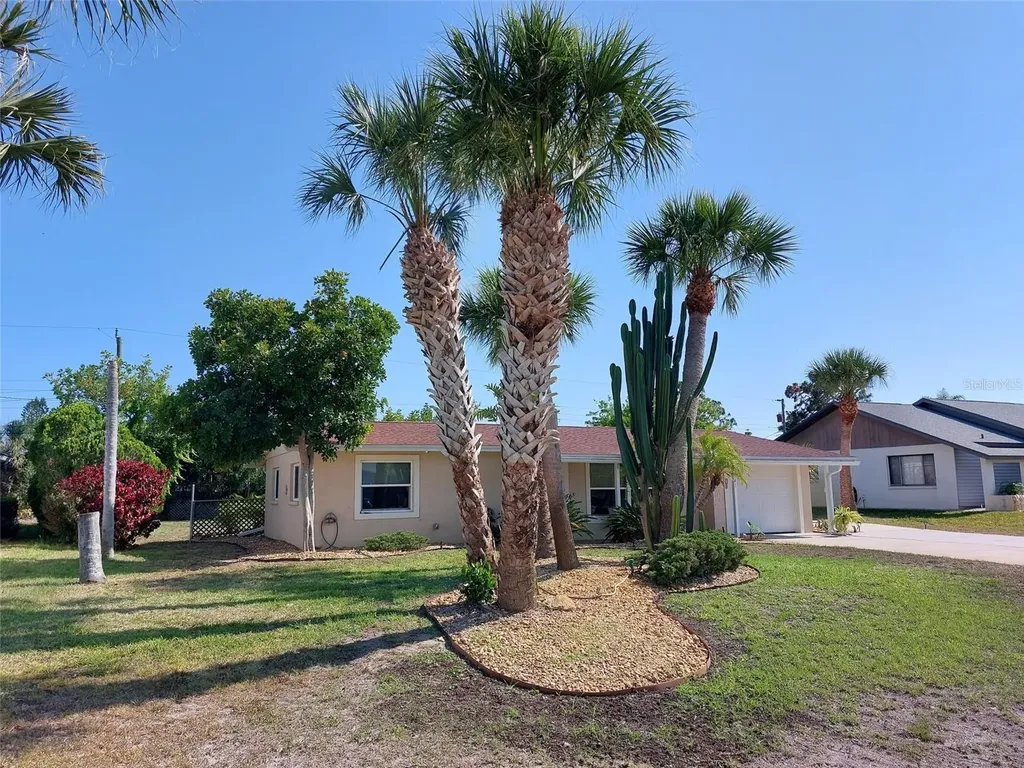 1541 Crest Drive Englewood FL 34223