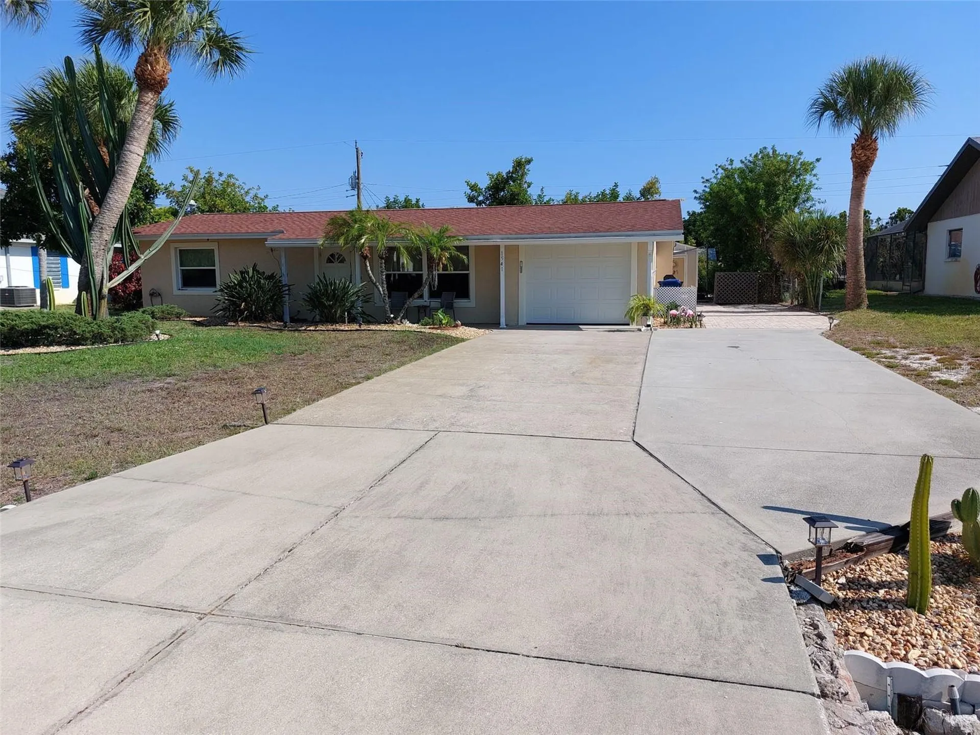 1541 Crest Drive Englewood FL 34223