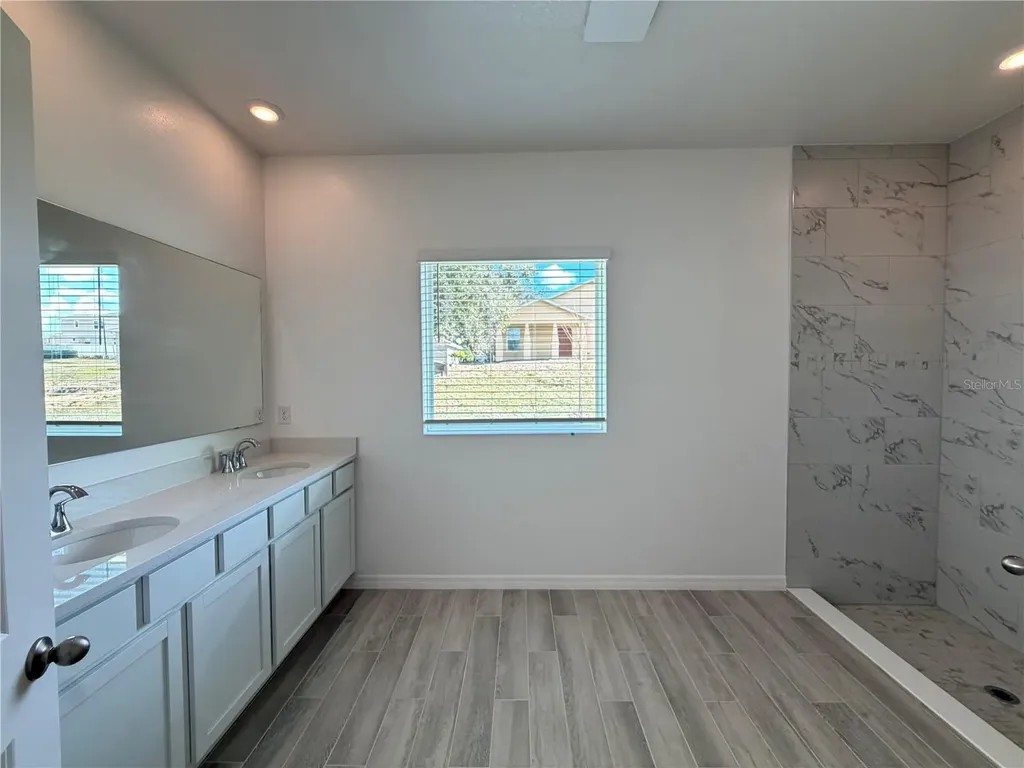 355 S Sunset Avenue Mascotte FL 34753