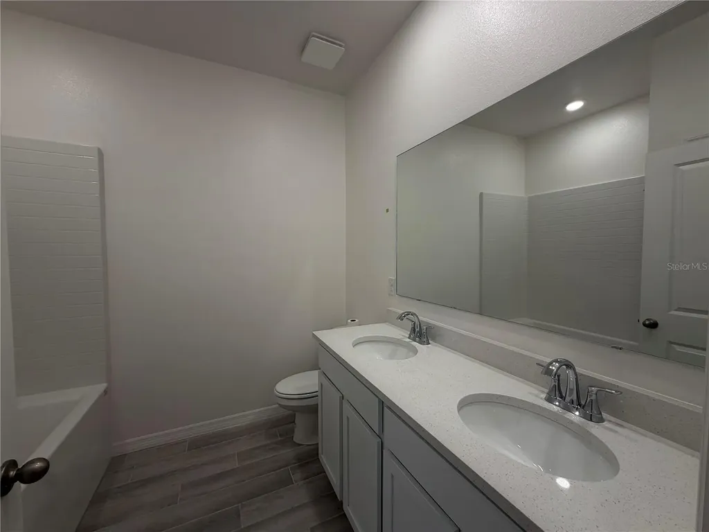 355 S Sunset Avenue Mascotte FL 34753