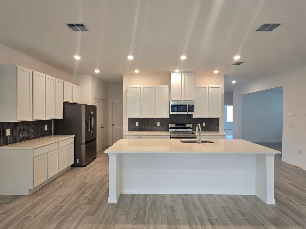 355 S Sunset Avenue Mascotte FL 34753