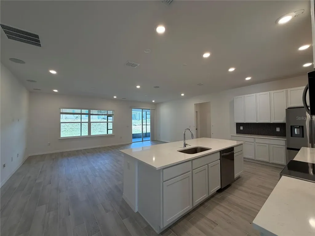 355 S Sunset Avenue Mascotte FL 34753