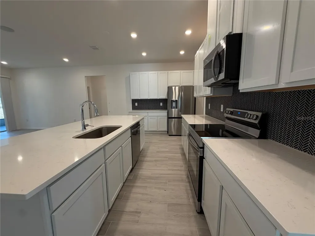 355 S Sunset Avenue Mascotte FL 34753