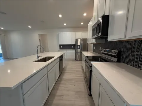 355 S Sunset Avenue Mascotte FL 34753