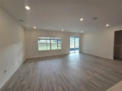 355 S Sunset Avenue Mascotte FL 34753
