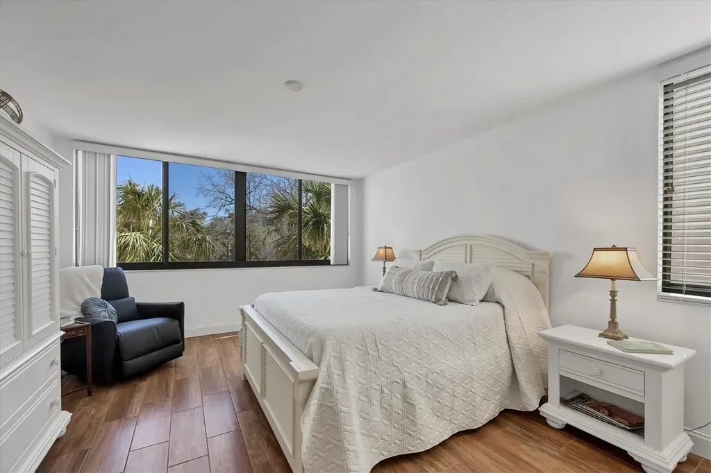 6285 Midnight Pass Road Sarasota FL 34242