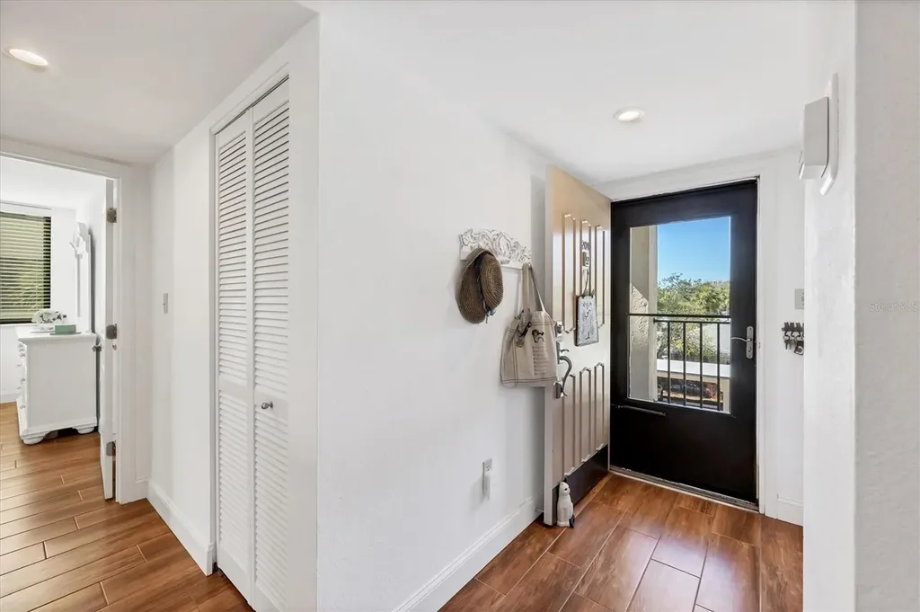 6285 Midnight Pass Road Sarasota FL 34242