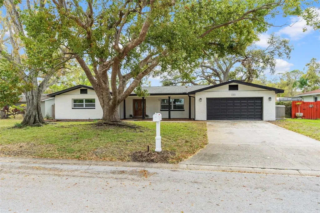 1881 Oak Park Drive N Clearwater FL 33764