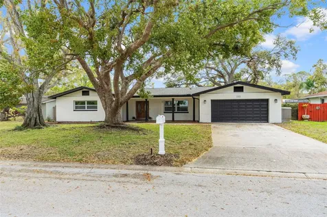 1881 Oak Park Drive N Clearwater FL 33764