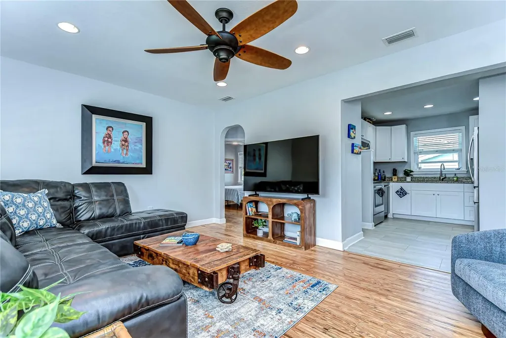 1922 55th Street S Gulfport FL 33707