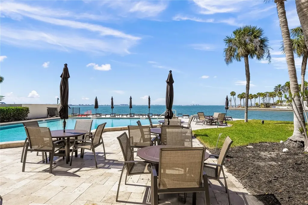 101 Sunset Drive Sarasota FL 34236