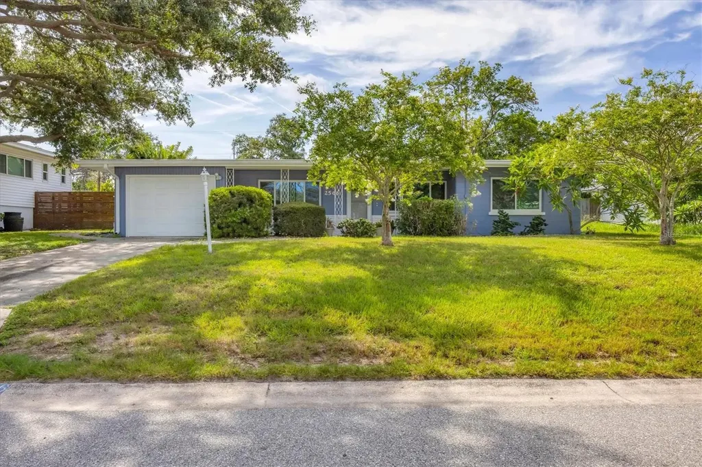 2566 Tulip Street Sarasota FL 34239