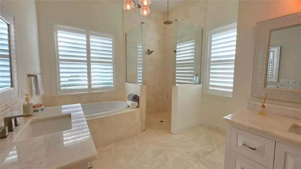 531 Birdie Lane Longboat Key FL 34228