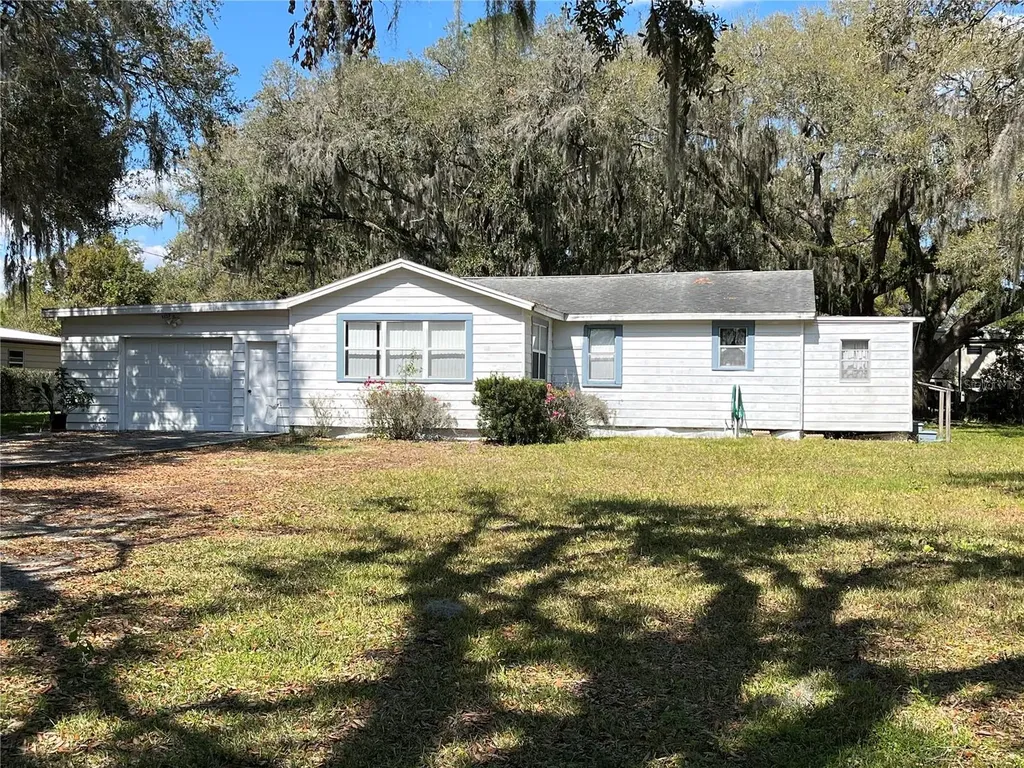 1502 S Wiggins Road Plant City FL 33566