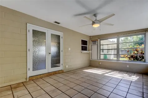 5002 54th Way N St Petersburg FL 33709