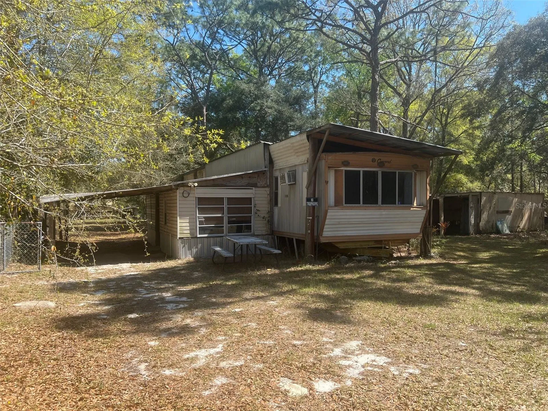 11372 E Highway 25 Ocklawaha FL 32179
