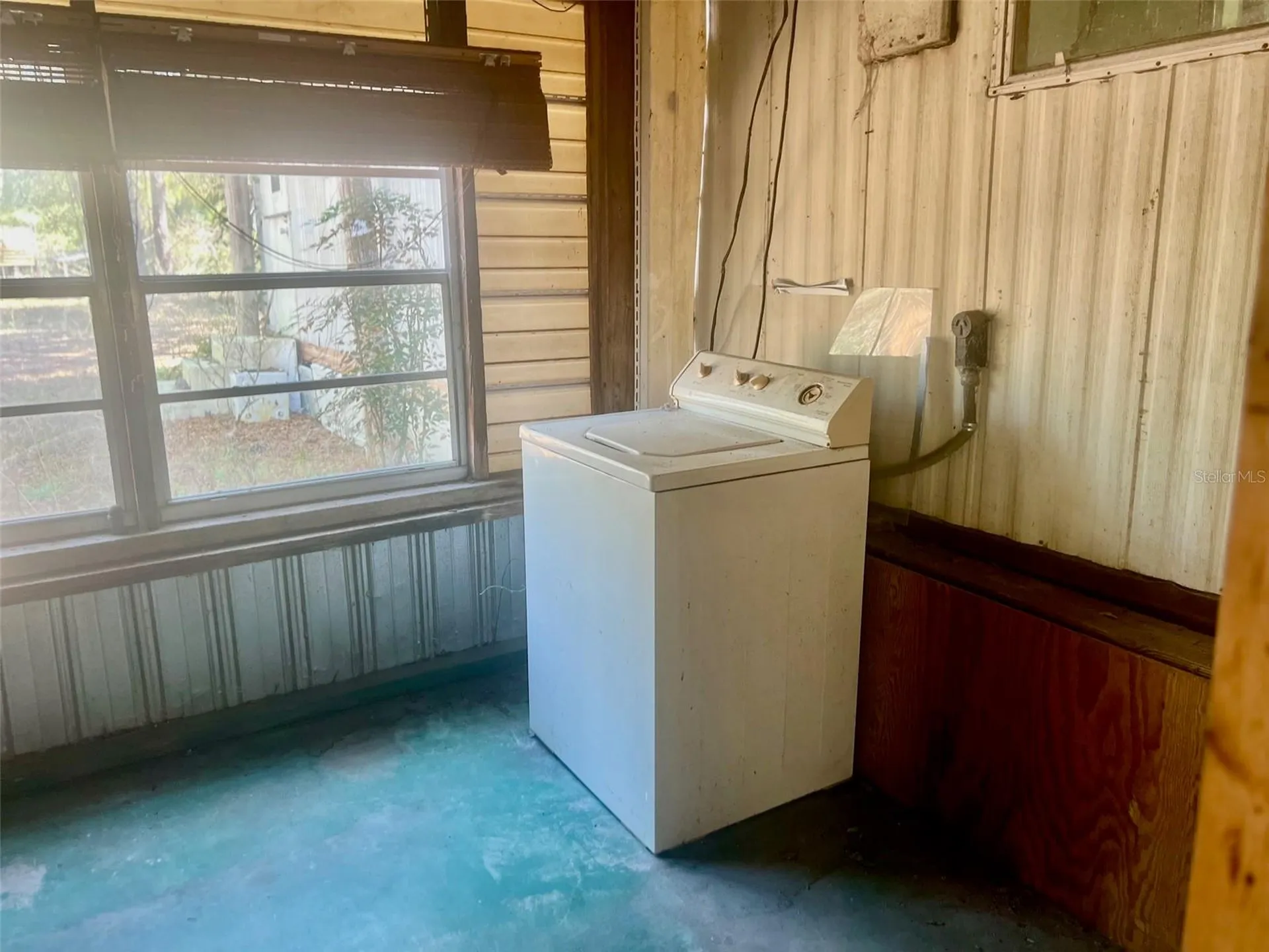 11372 E Highway 25 Ocklawaha FL 32179