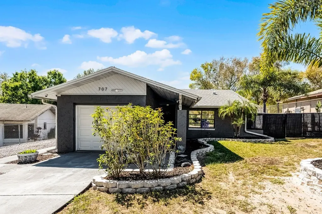 707 Greenbrough Drive Lake Wales FL 33853