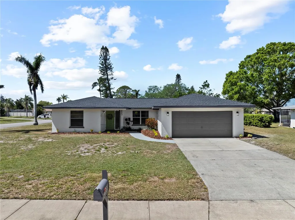 2008 41st Street W Bradenton FL 34205