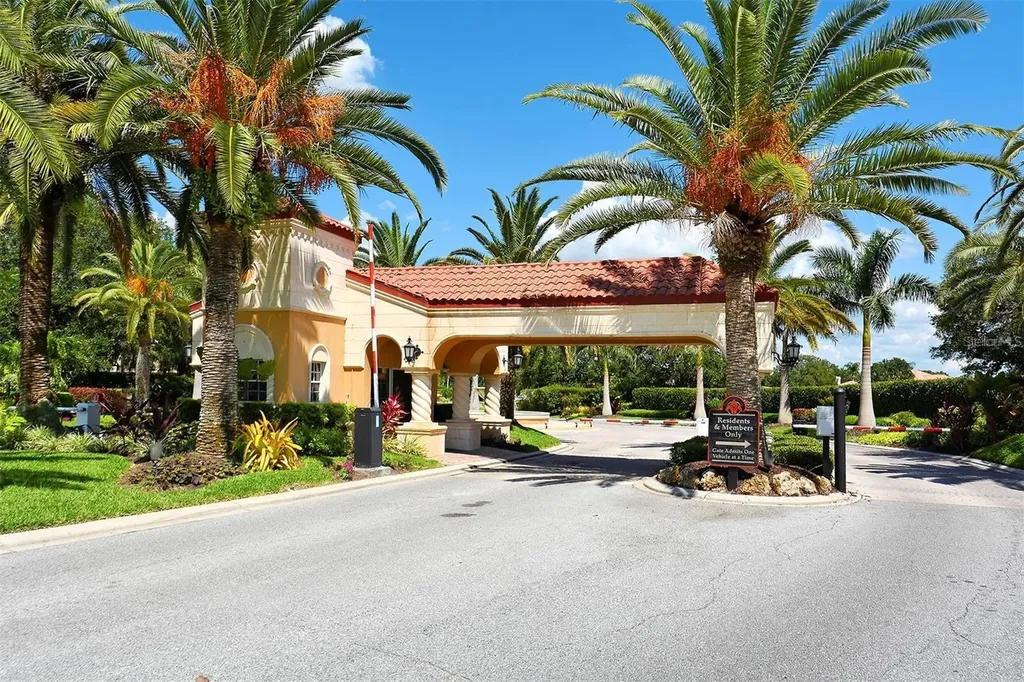 4404 Calle Serena Sarasota FL 34238