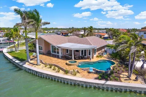 11689 Grove Street Seminole FL 33772