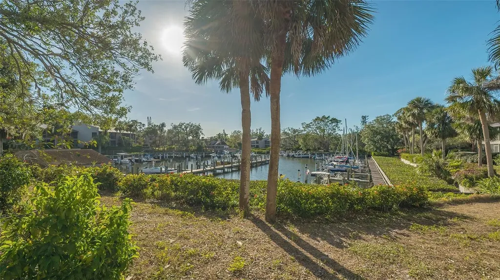 1633 Boathouse Circle Sarasota FL 34231