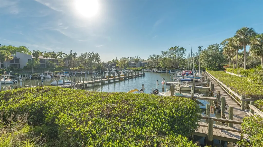 1633 Boathouse Circle Sarasota FL 34231