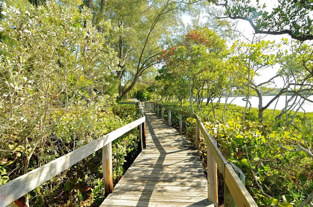 1633 Boathouse Circle Sarasota FL 34231