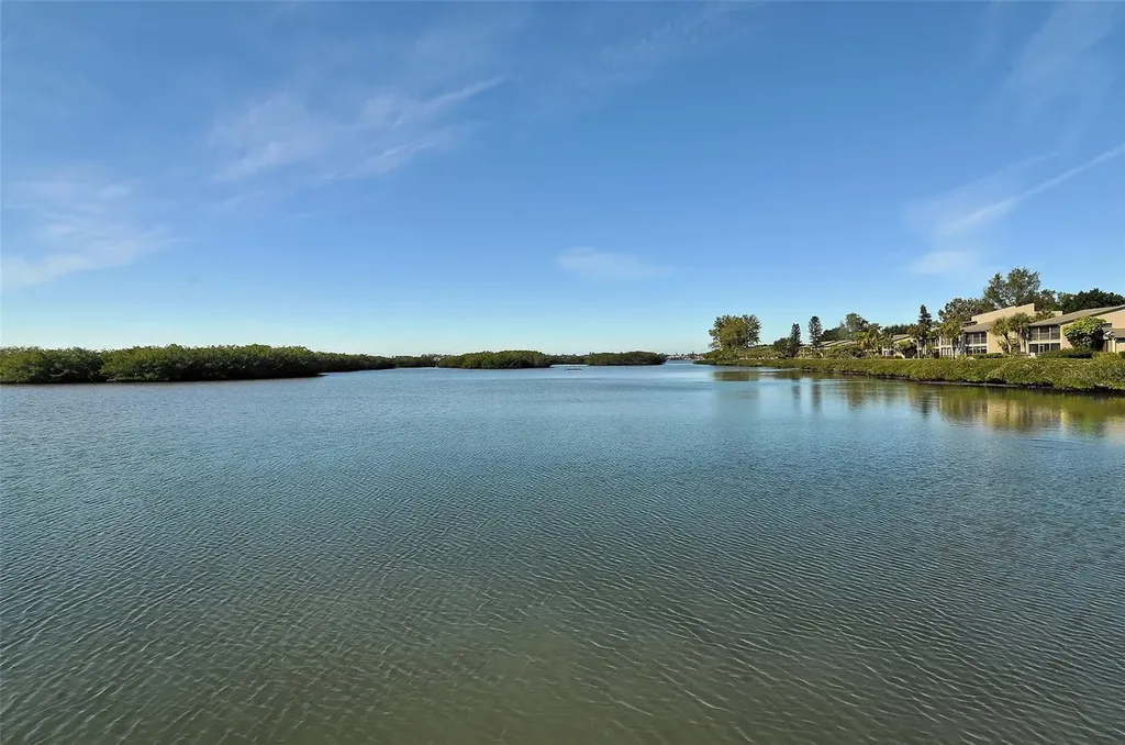 1633 Boathouse Circle Sarasota FL 34231