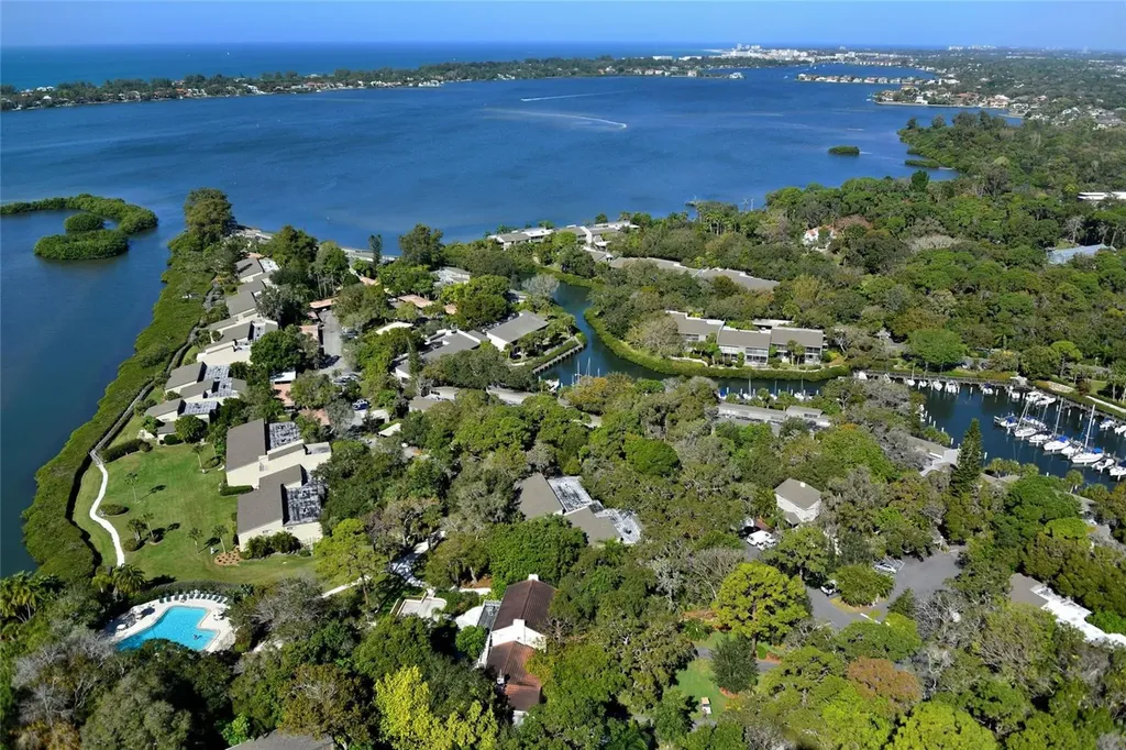 1633 Boathouse Circle Sarasota FL 34231