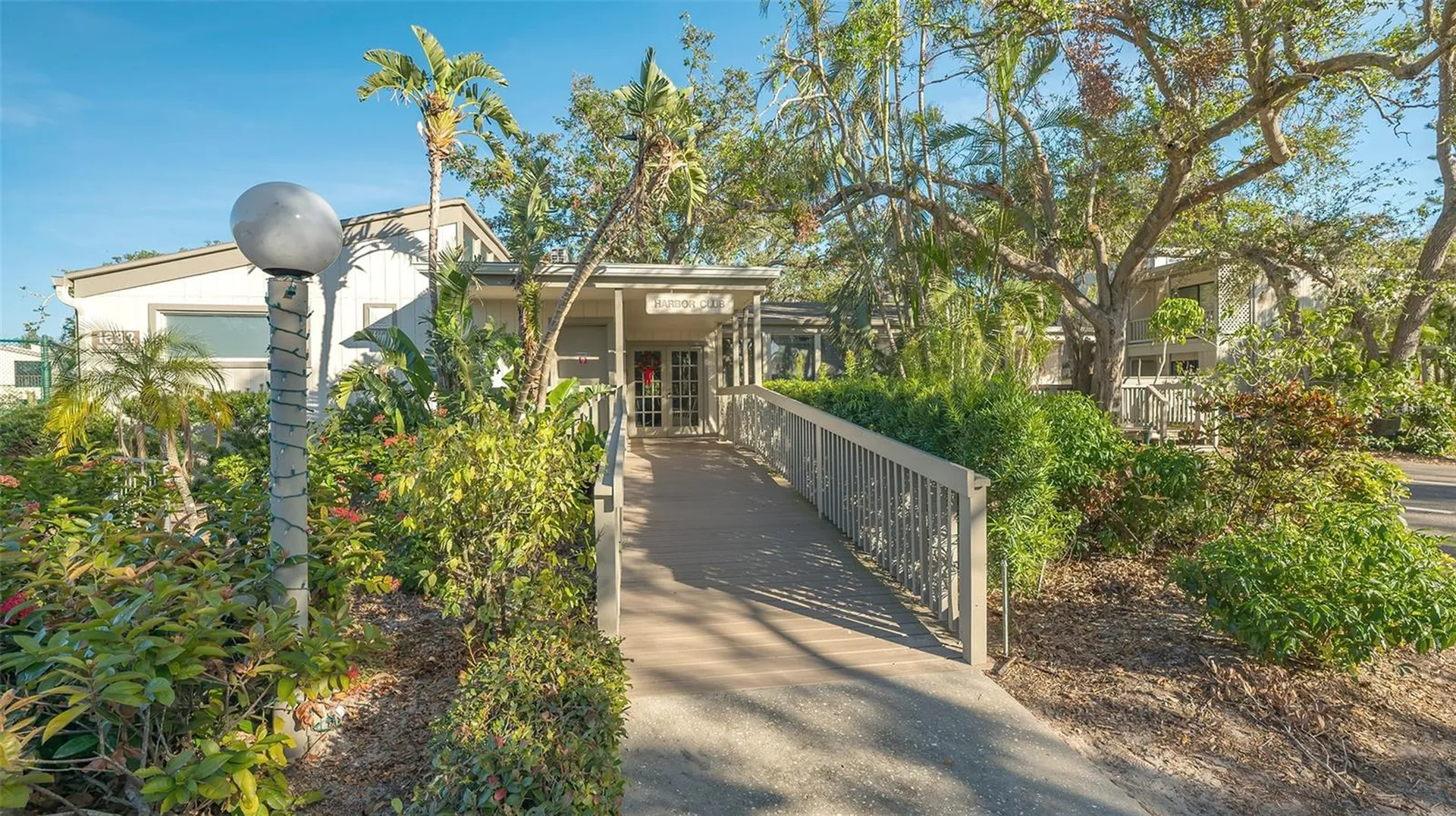 1633 Boathouse Circle Sarasota FL 34231