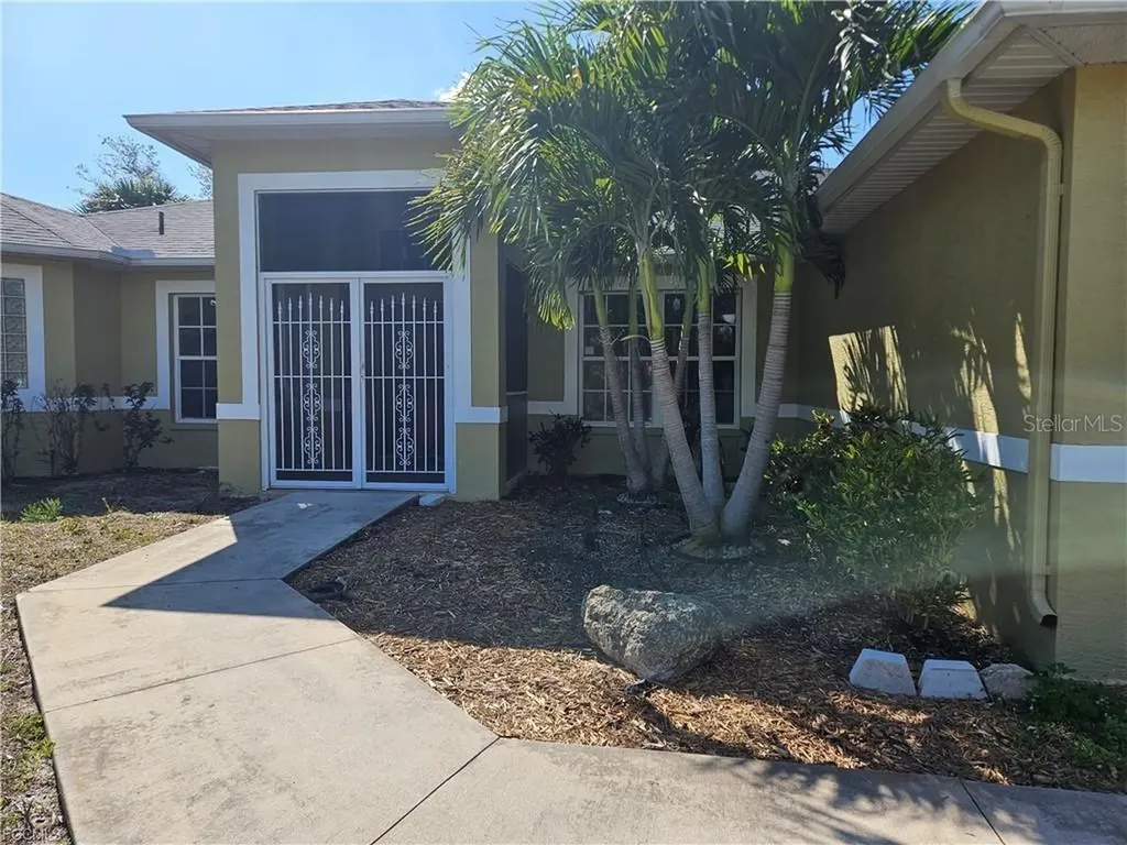 713 Palmetto Lehigh Acres FL 33972