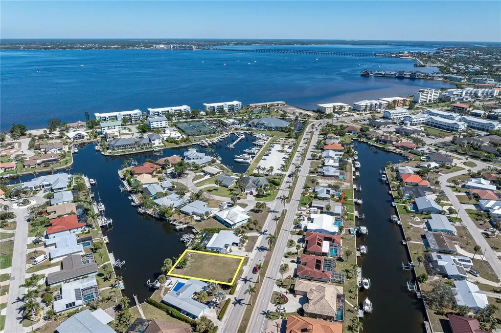 1940 W Marion Avenue Punta Gorda FL 33950