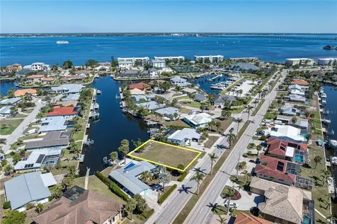 1940 W Marion Avenue Punta Gorda FL 33950