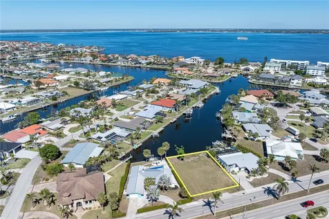 1940 W Marion Avenue Punta Gorda FL 33950