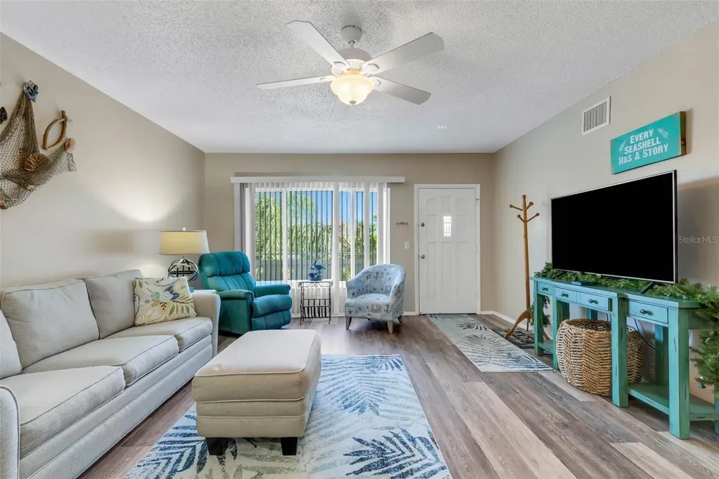 2401 Ecuadorian Way Clearwater FL 33763