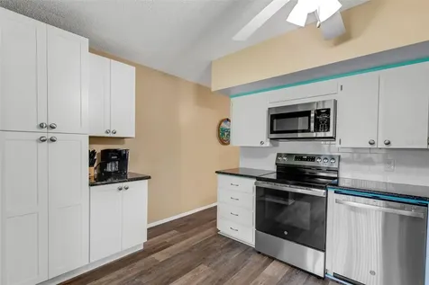 2401 Ecuadorian Way Clearwater FL 33763