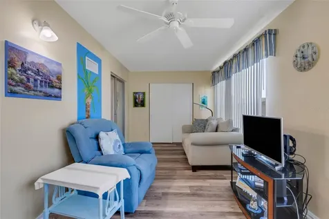 2401 Ecuadorian Way Clearwater FL 33763