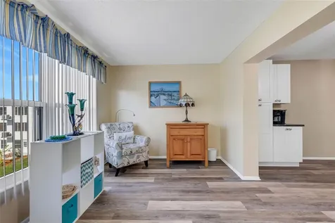 2401 Ecuadorian Way Clearwater FL 33763