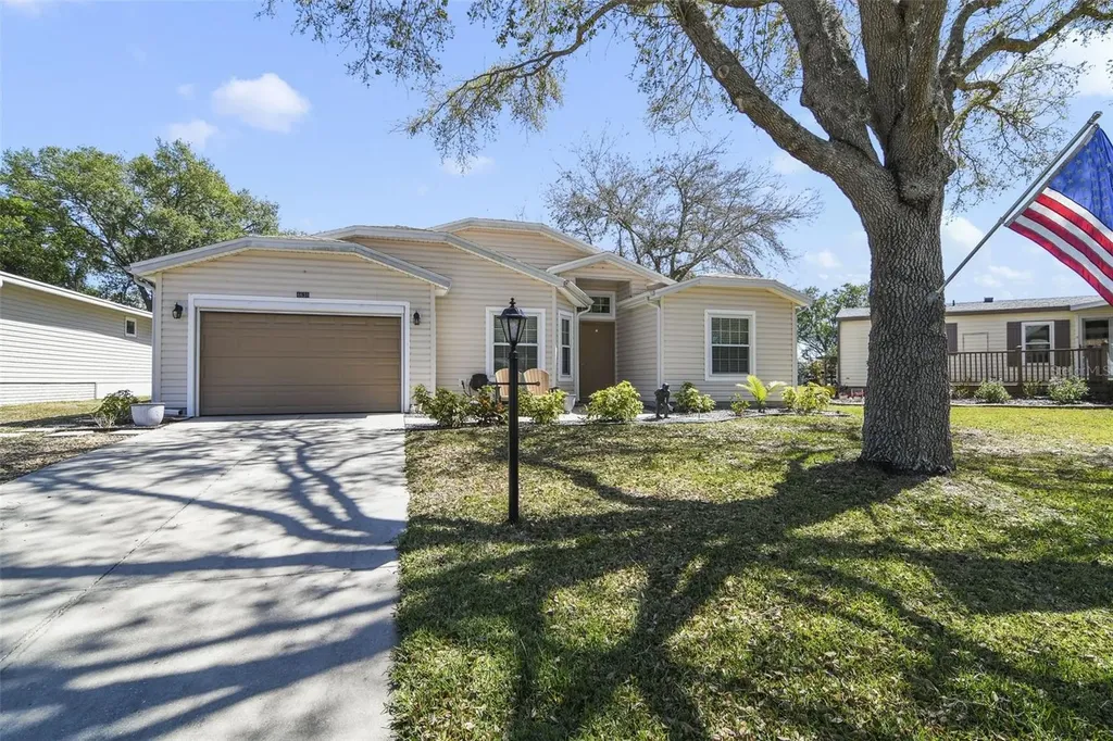 4638 Destrehan Leesburg FL 34748